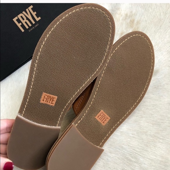NIB Frye Riley Tassel Slide in Tan - Picture 5 of 7